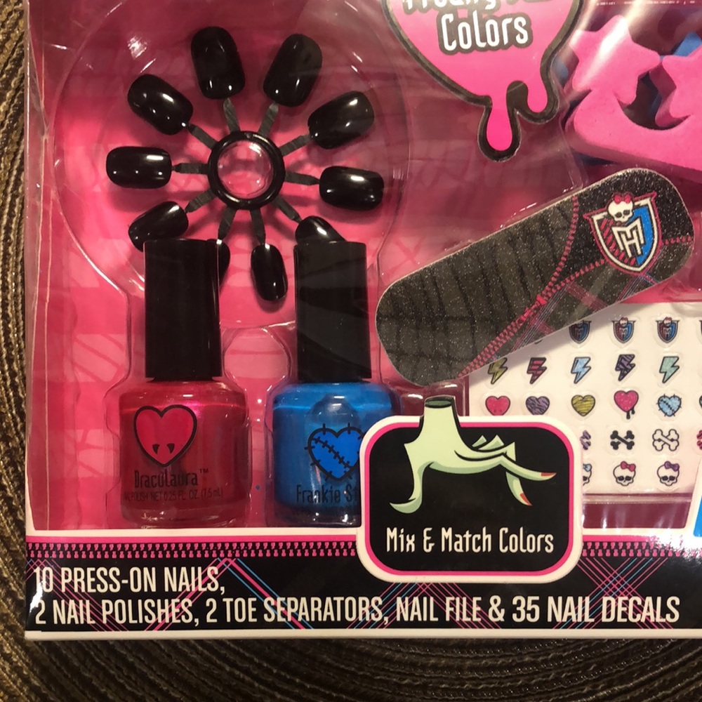 Monster High Nail Set Clawsome - Picture 3 of 4